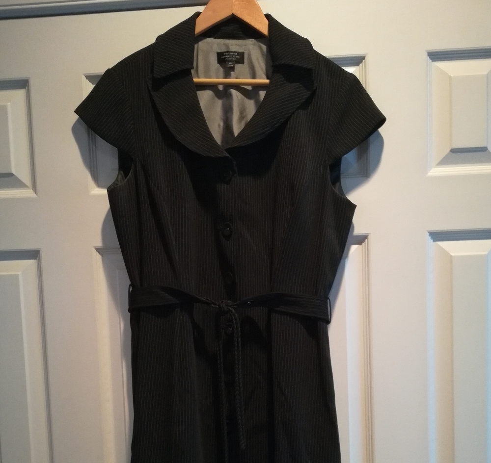 Tahari dress size 14, pinstriped, fully lined
